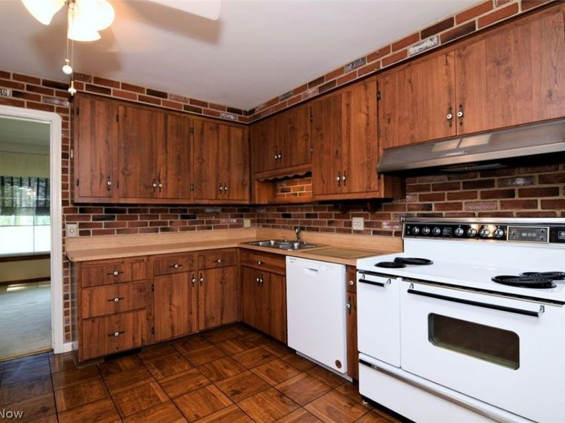 20670 Lake Shore Boulevard , Euclid, OH 44123 Photo 15