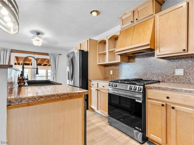 325 Fieldstone Court, Wellington, OH 44090 Photo 11