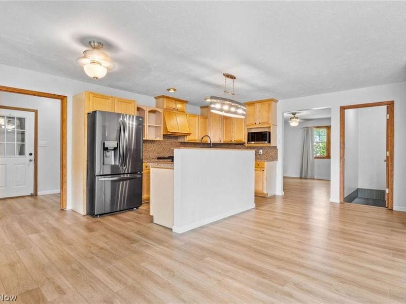 325 Fieldstone Court, Wellington, OH 44090 Photo 7