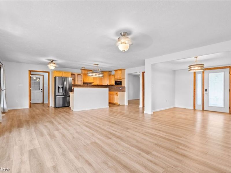325 Fieldstone Court, Wellington, OH 44090 Photo 8