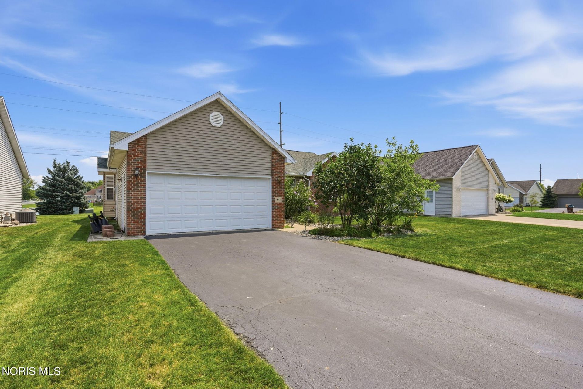 843 Tarra Oaks Drive, Findlay, OH 45840 Main Photo