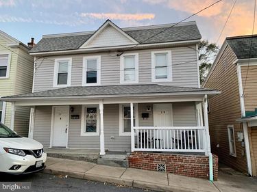 221 BAKER STREET, WINCHESTER, VA 22601