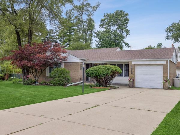 4812 Wolf Road, Western Springs, IL 60558