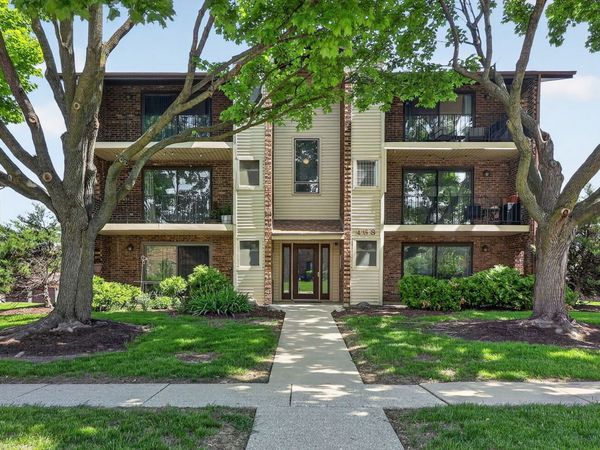 468 Valley Drive , Unit 300, Naperville, IL 60563