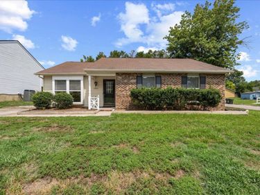 1621 River Knoll Drive, Raleigh, NC 27610