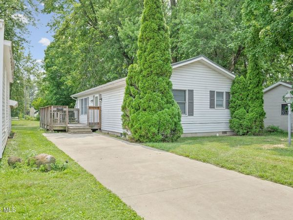 721 College Street , Findlay, OH 45840