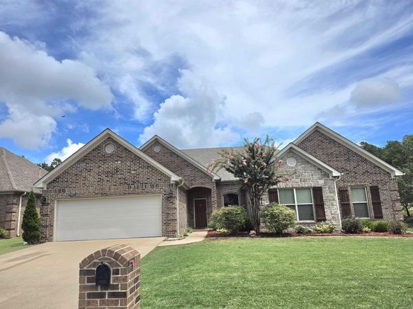 109 Summit Drive , Maumelle, AR 72113