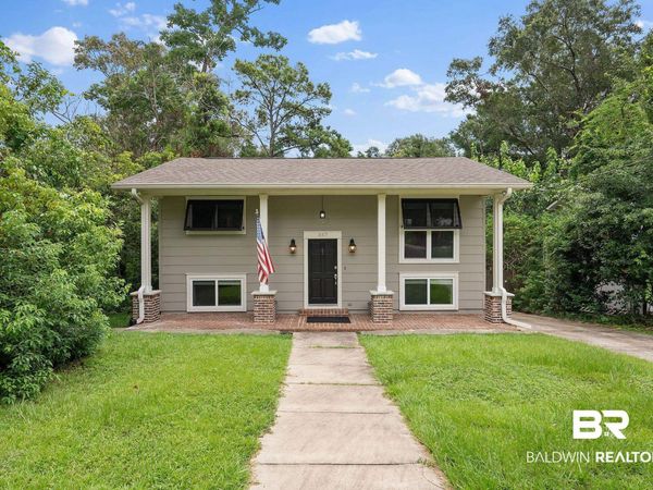 357 S School Street, Fairhope, AL 36532