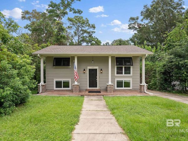 357 South School Street, Fairhope, AL 36532