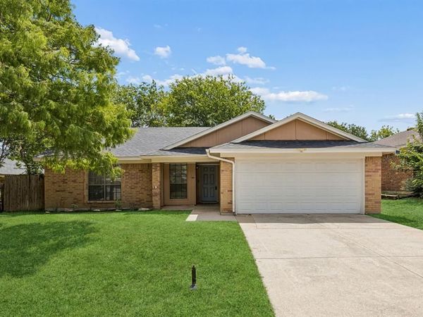 825 Bristol Avenue, Saginaw, TX 76179