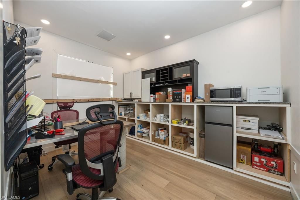 1025 5th Ave N, Unit B8, Naples, FL 34102 Photo