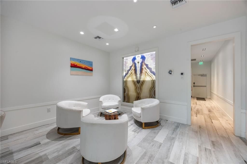 1025 5th Ave N, Unit B8, Naples, FL 34102 Photo