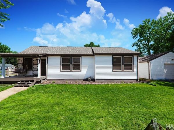 1 Hyde Park Road , Fairview Heights, IL 62208