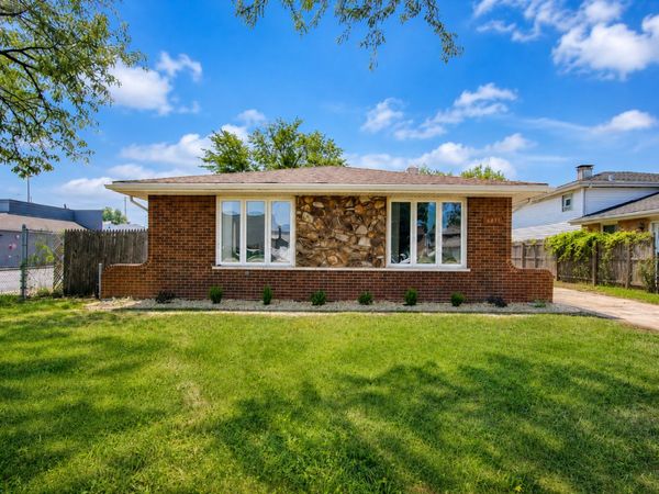 4811 W 121st Place , Alsip, IL 60803