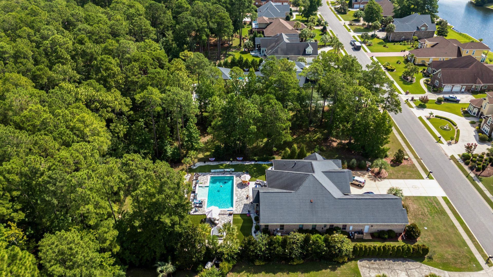 2052 Woodburn Dr.  Photo 10