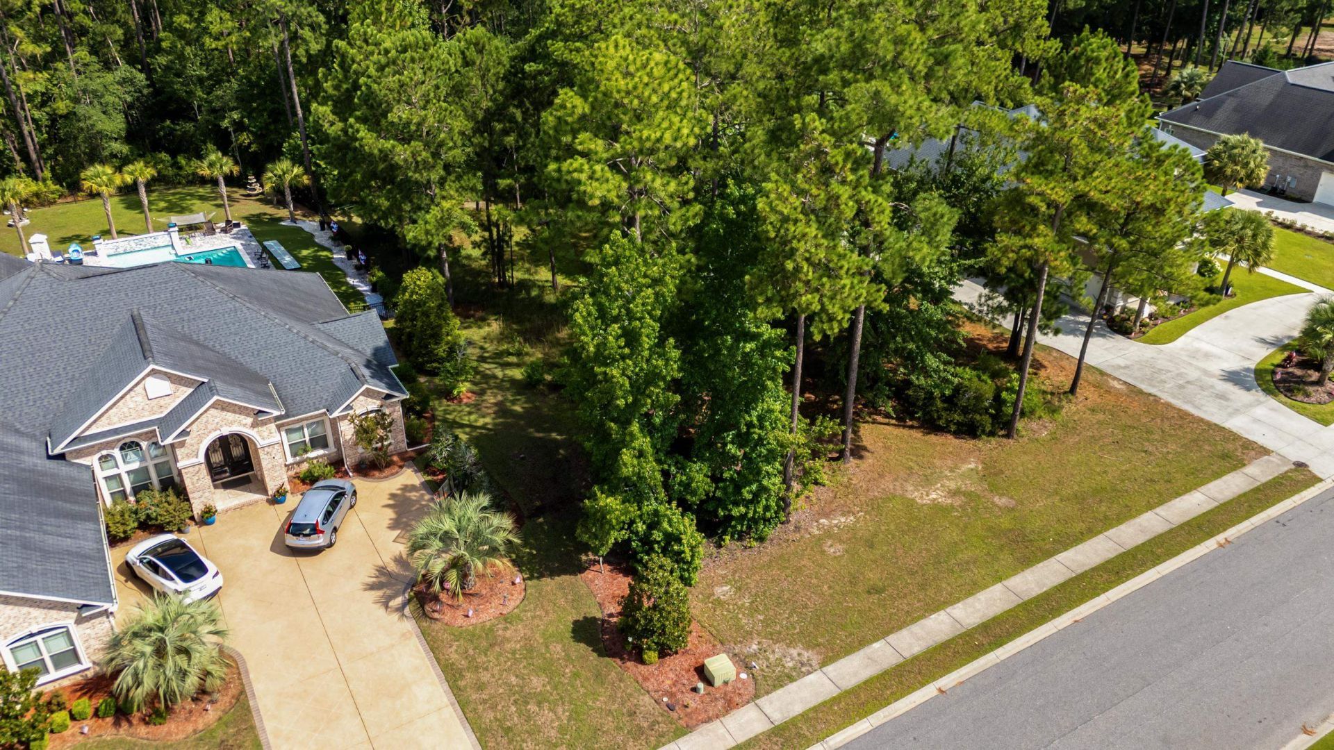 2052 Woodburn Dr.  Photo 11