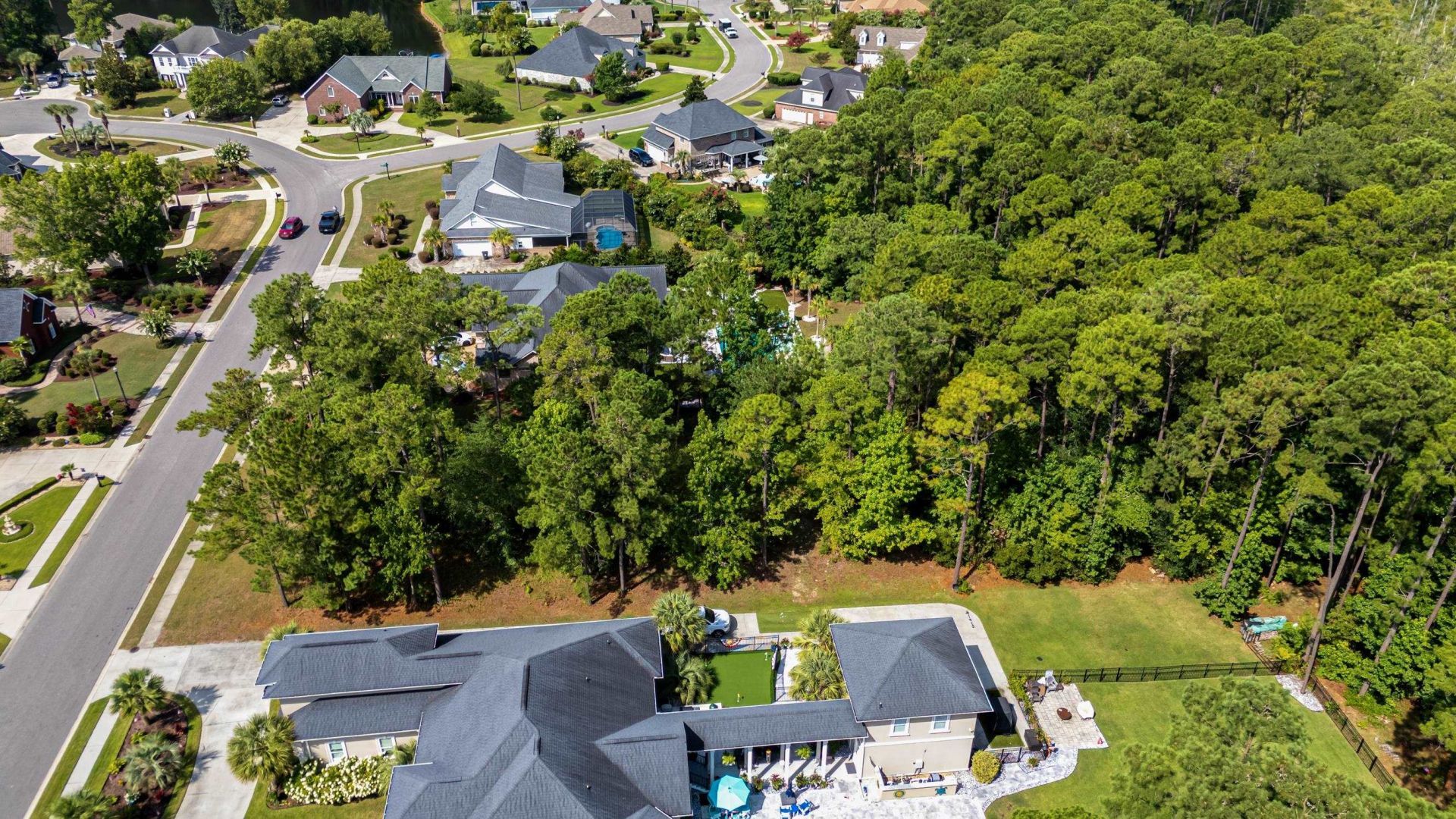 2052 Woodburn Dr.  Photo 4