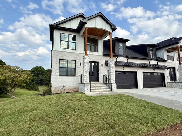 112 Fairway Dr, Clarksville, TN 37043