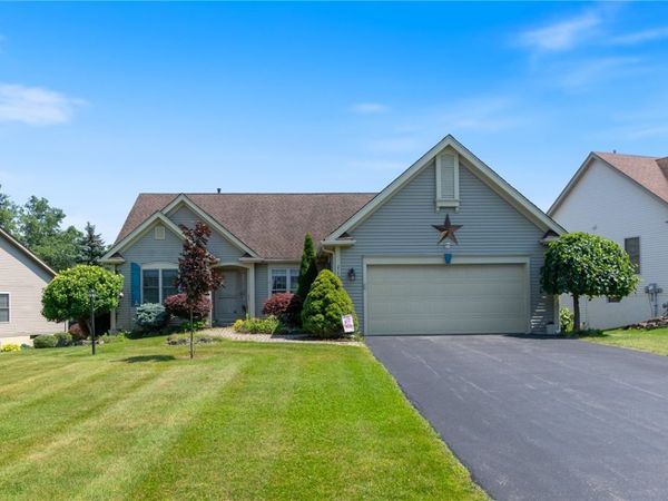 1104 Twin Leaf , Webster, NY 14580