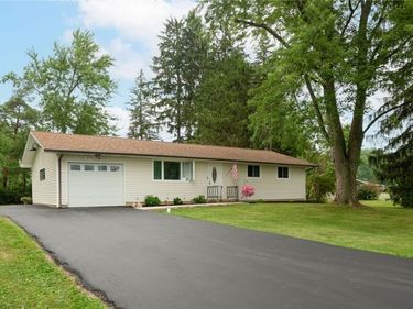 5633 Southside Drive, Hamburg, NY 14075