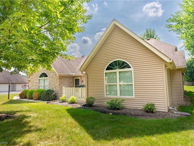 1344 Pebble Chase Circle NE, Massillon, OH 44646 Photo 3