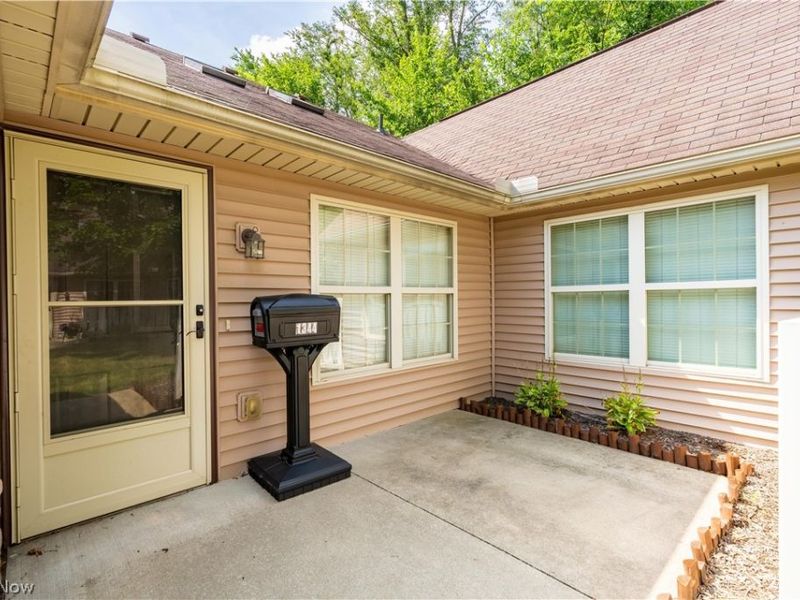 1344 Pebble Chase Circle NE, Massillon, OH 44646 Photo 4