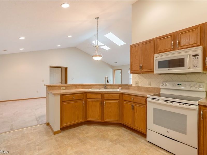 1344 Pebble Chase Circle NE, Massillon, OH 44646 Photo 7