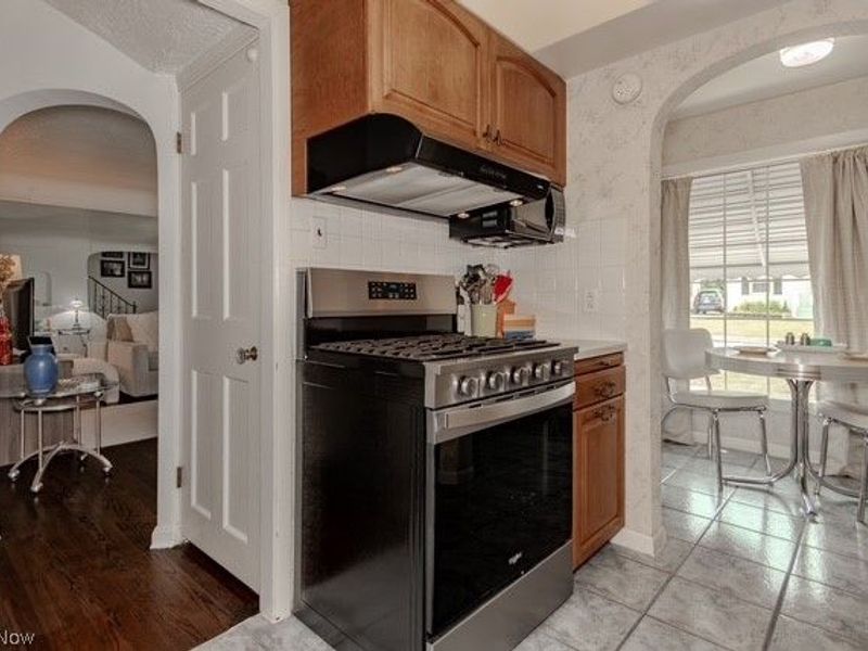 29127 Forestgrove Road, Willowick, OH 44095 Photo 8