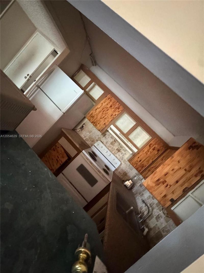 4174 Inverrary Dr, Unit 410, Lauderhill, FL 33319 Photo