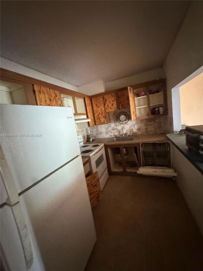 4174 Inverrary Dr, Unit 410, Lauderhill, FL 33319 Photo