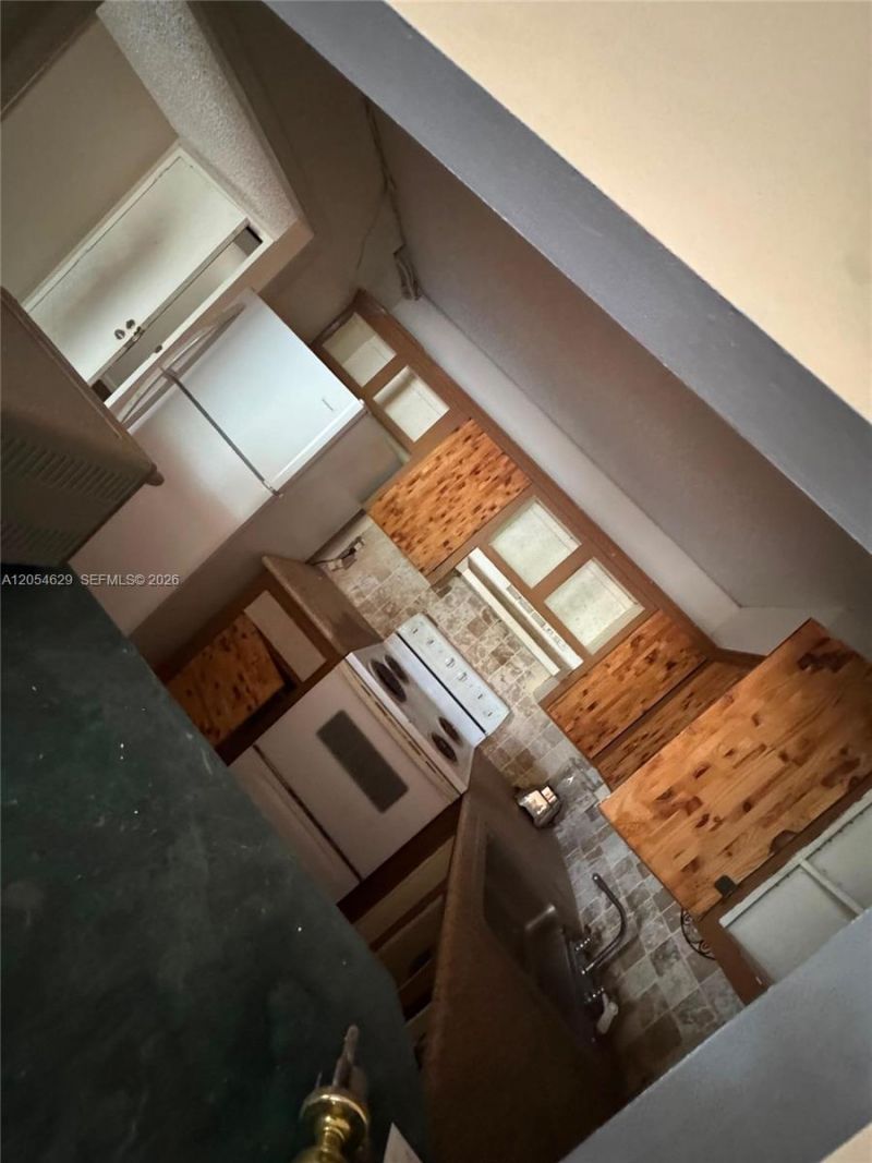 4174 Inverrary Dr, Unit 410, Lauderhill, FL 33319 Photo