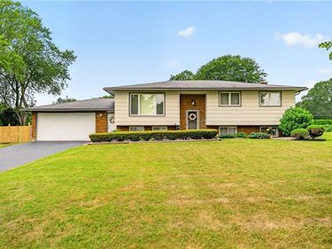 47 Winston Drive, Rochester, NY 14626