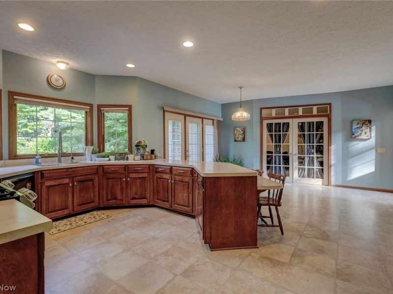 6506 Forestwood Street NW, Canton, OH 44718 Photo 10