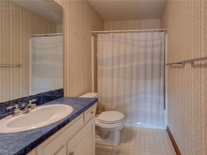 6506 Forestwood Street NW, Canton, OH 44718 Photo 21