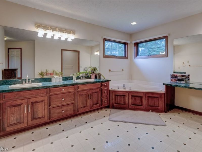 6506 Forestwood Street NW, Canton, OH 44718 Photo 25