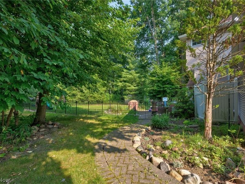 6506 Forestwood Street NW, Canton, OH 44718 Photo 35