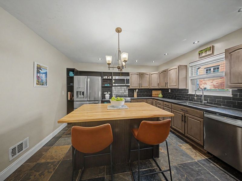 302 Hazelwood Drive, Covington, KY 41011 Photo 12