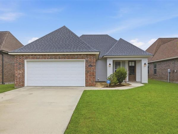 1032 Michelle Drive , Sulphur, LA 70663