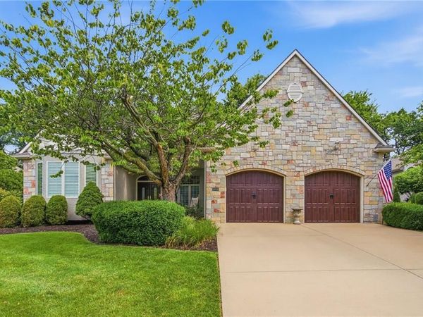 9806 W 125th Terrace, Overland Park, KS 66213