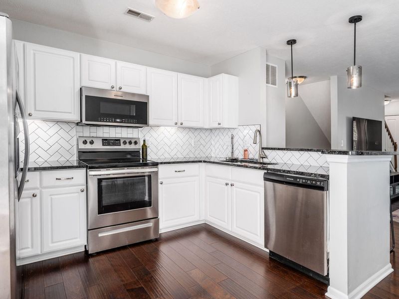 649 Lazelle Road , Westerville, OH 43081 Photo 6
