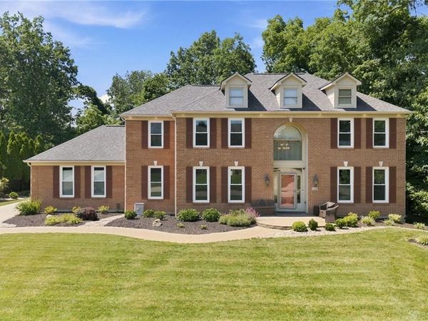 1328 Bedfordshire Drive, Miami Township, OH 45140