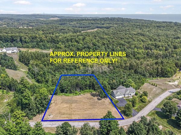 1912 Blue Water Court N, Suttons Bay, MI 49682