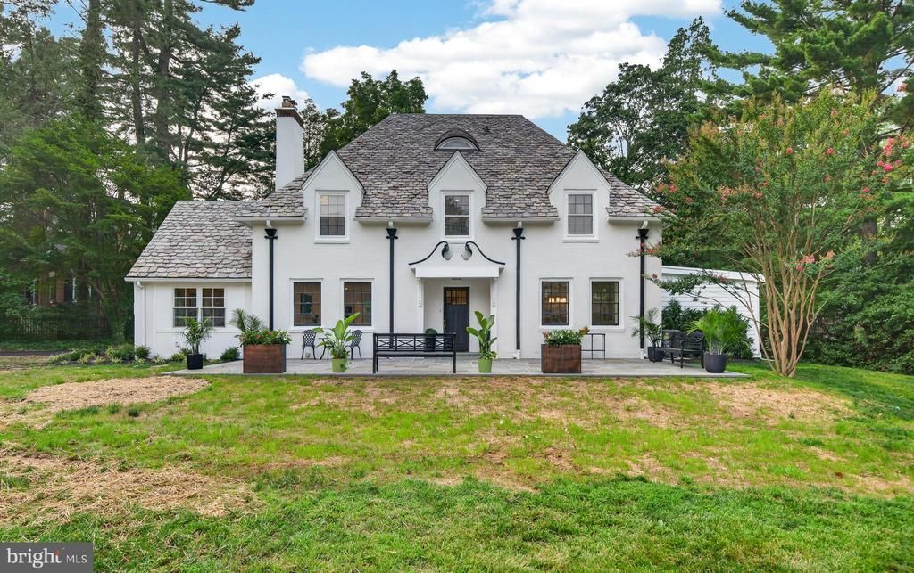 1013 INDIAN CREEK ROAD, WYNNEWOOD, PA 19096