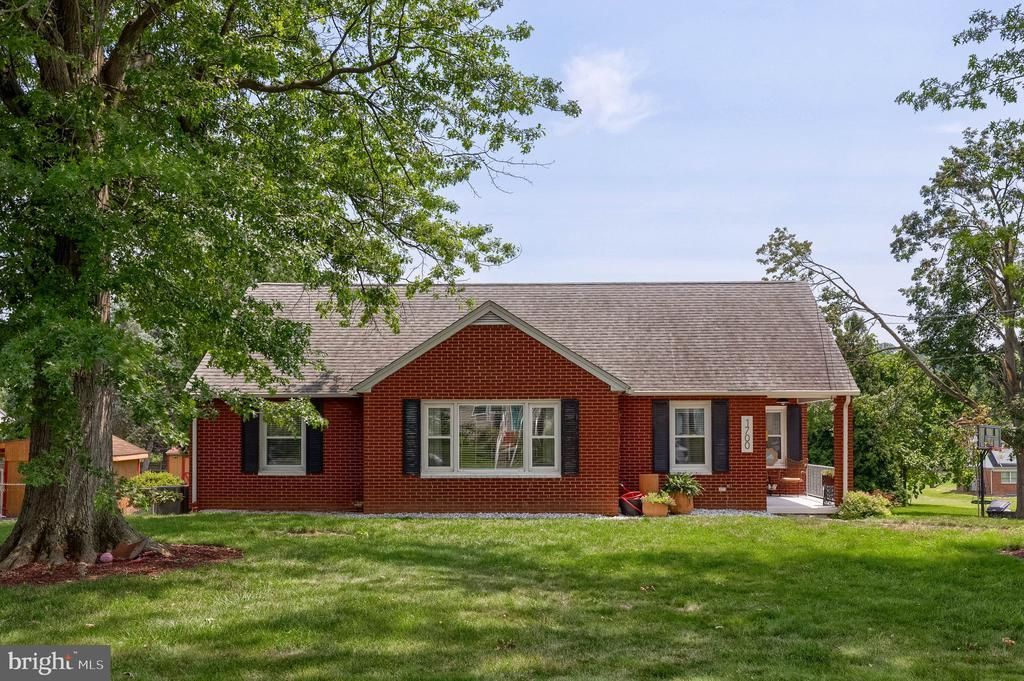 1700 MANOR STREET , COLUMBIA, PA 17512