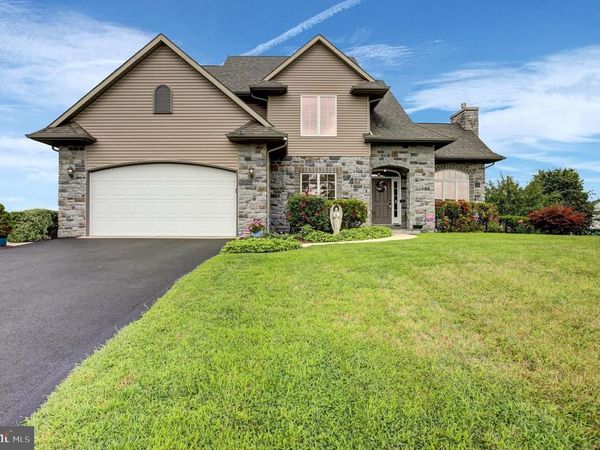 8449 HARPER DRIVE, WAYNESBORO, PA 17268