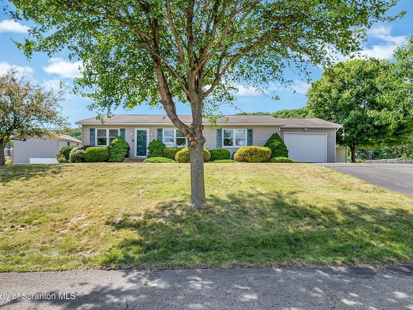 551 Garfield Avenue, Jermyn, PA 18433