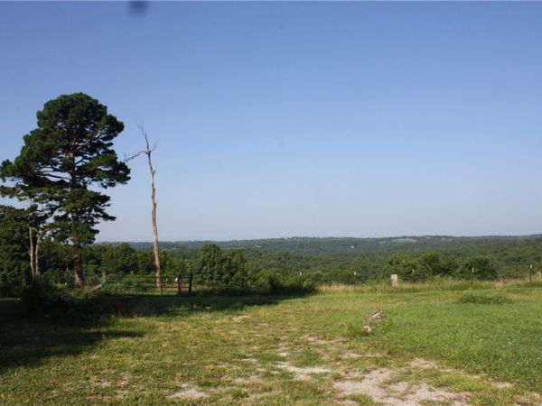 7572 N Highway 14, Yellville, AR 72687