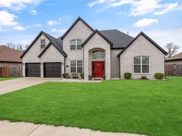 1860 Sunrise Circle , Centerton, AR 72719