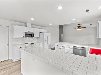 9830 Crystalline Drive, Reno, NV 89506 Photo