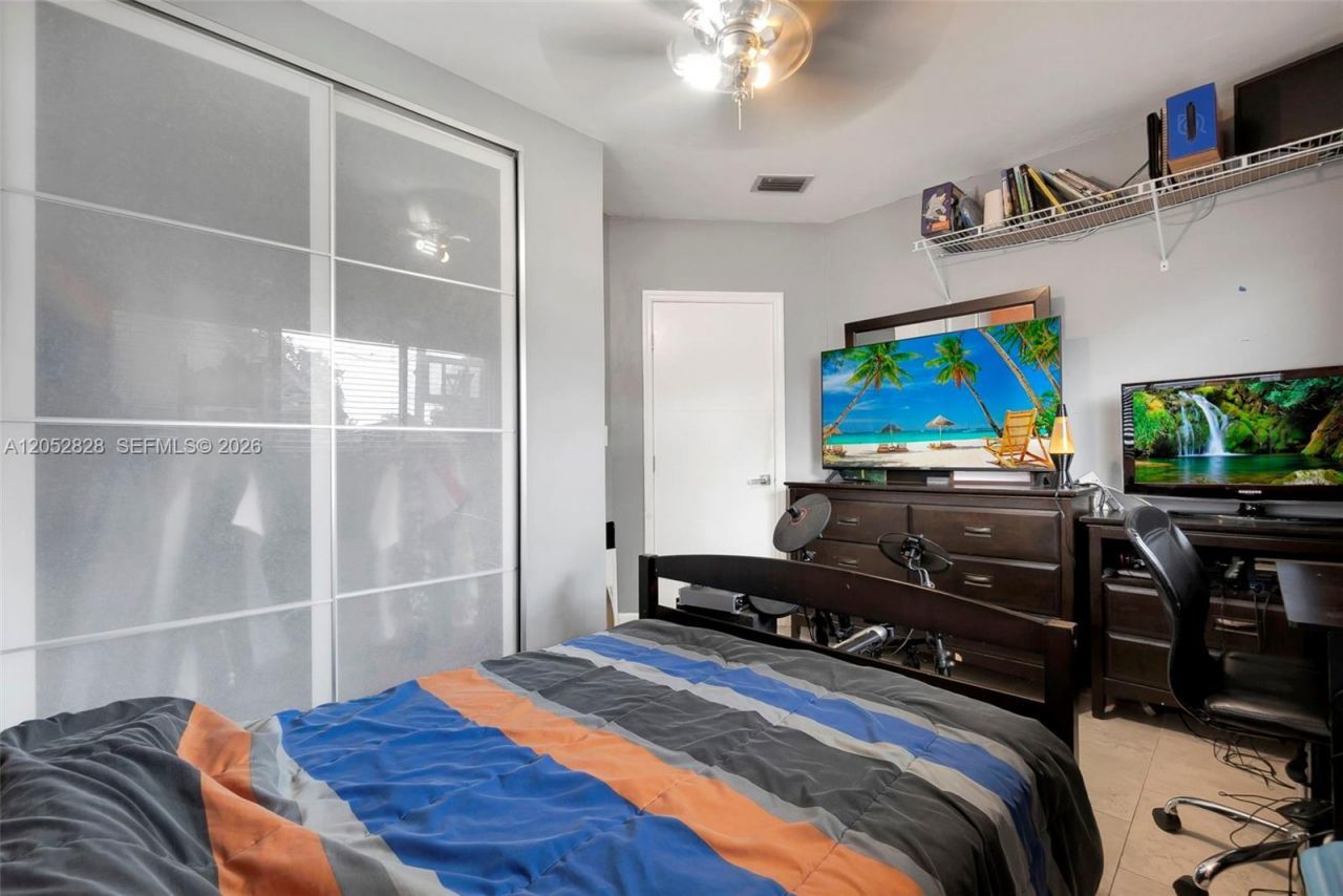 6145 W 6th Ave , Hialeah, FL 33012 Photo